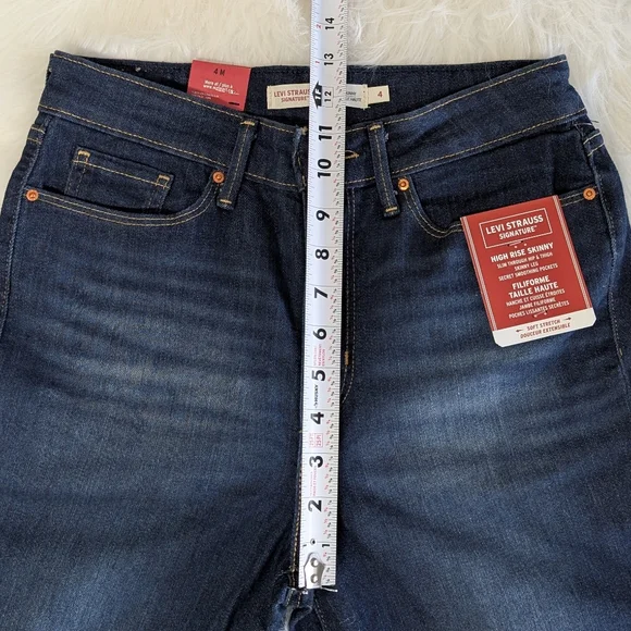 🆕 Levi's Women's Soft Stretch High Waist Skinny Jeans, Classic Dark Wash 27x30 - Picture 8 of 11